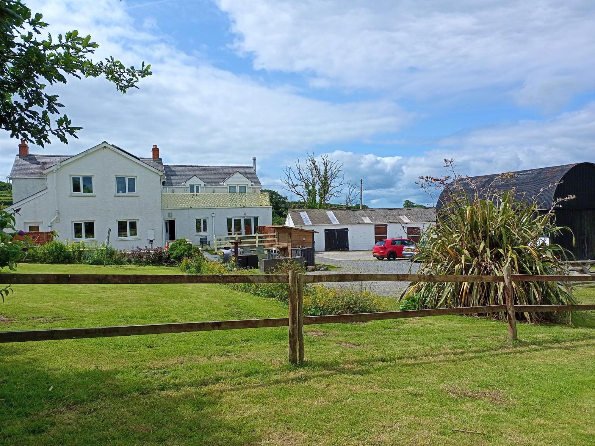 Pantysgyfarnog Near Carmarthenshire Pembrokeshire Hotel Exterior photo